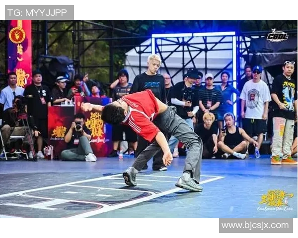 南京街舞队的速度之美:一场街舞巨献的精彩探秘之旅 南京街舞队的速度之美:一场街舞巨献的精彩探秘之旅