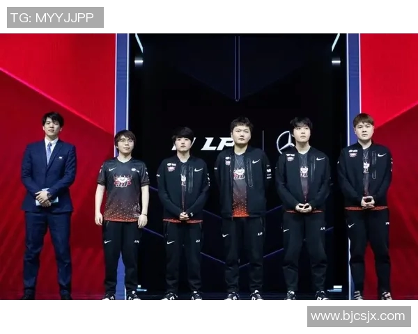 赛后分析:JDG与LNG在比赛中的战术灵活性与应变能力探讨 赛后分析:JDG与LNG在比赛中的战术灵活性与应变能力探讨