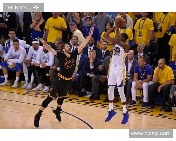 勇士与活塞激战正酣2017年10月29日篮球盛宴精彩回顾 勇士与活塞激战正酣2017年10月29日篮球盛宴精彩回顾