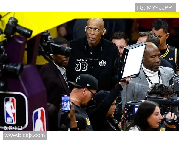 嘴炮与奥尼尔的巅峰对决谁将成为篮球历史的传奇之战