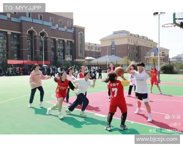 威斯特曼与自由队的激烈对决展现了篮球的魅力与团队精神 威斯特曼与自由队的激烈对决展现了篮球的魅力与团队精神