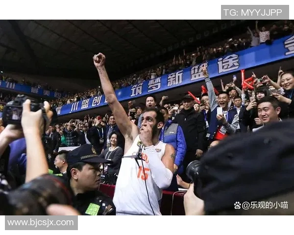 快船与掘金第五场激战回顾势均力敌的巅峰对决引发球迷热议