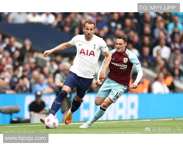 凯恩的传奇之路：从足球天才到全球偶像的成长故事