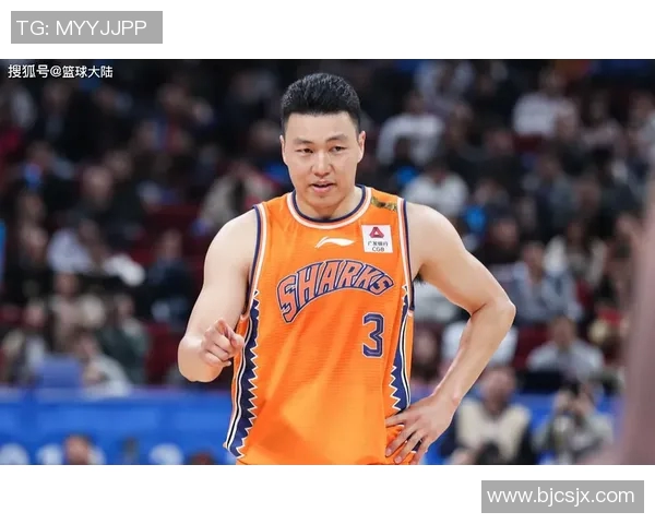 李根：从篮球场上的拼搏到人生旅途的坚持与成长